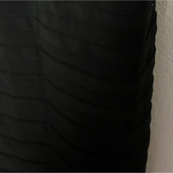 Elegant Black One-Shoulder Dress - Picture 4 of 5